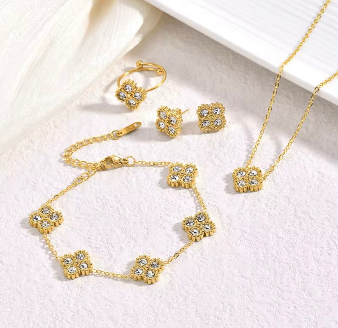 Elegant Gold-Plated Floral Jewelry Set