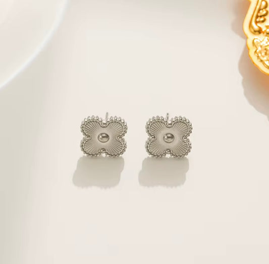 Silver Clover Stud Earrings – Van Cleef Inspired Minimalist Elegance