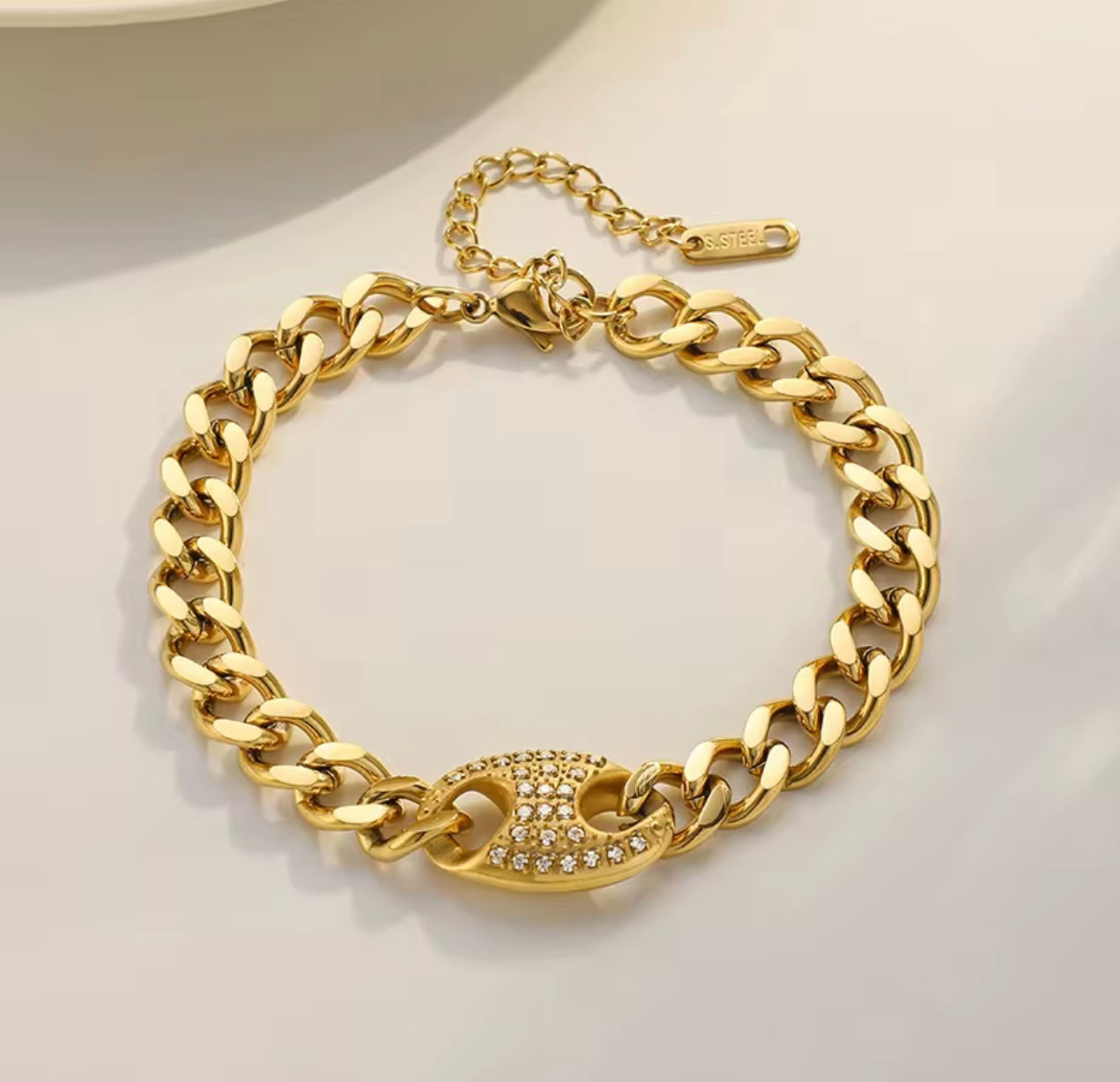 Bold Link Chain Bracelet with Crystal Accent – 18K Gold Plated