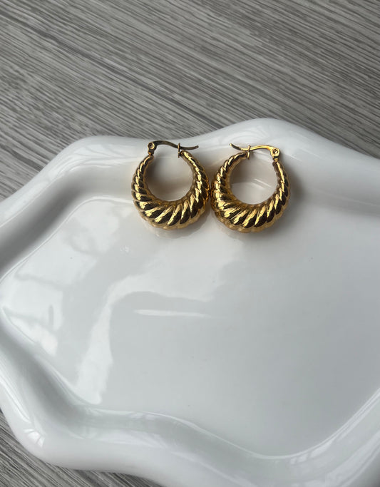 Vintage Twisted Gold Hoop Earrings – Bold Rope Texture Hoops