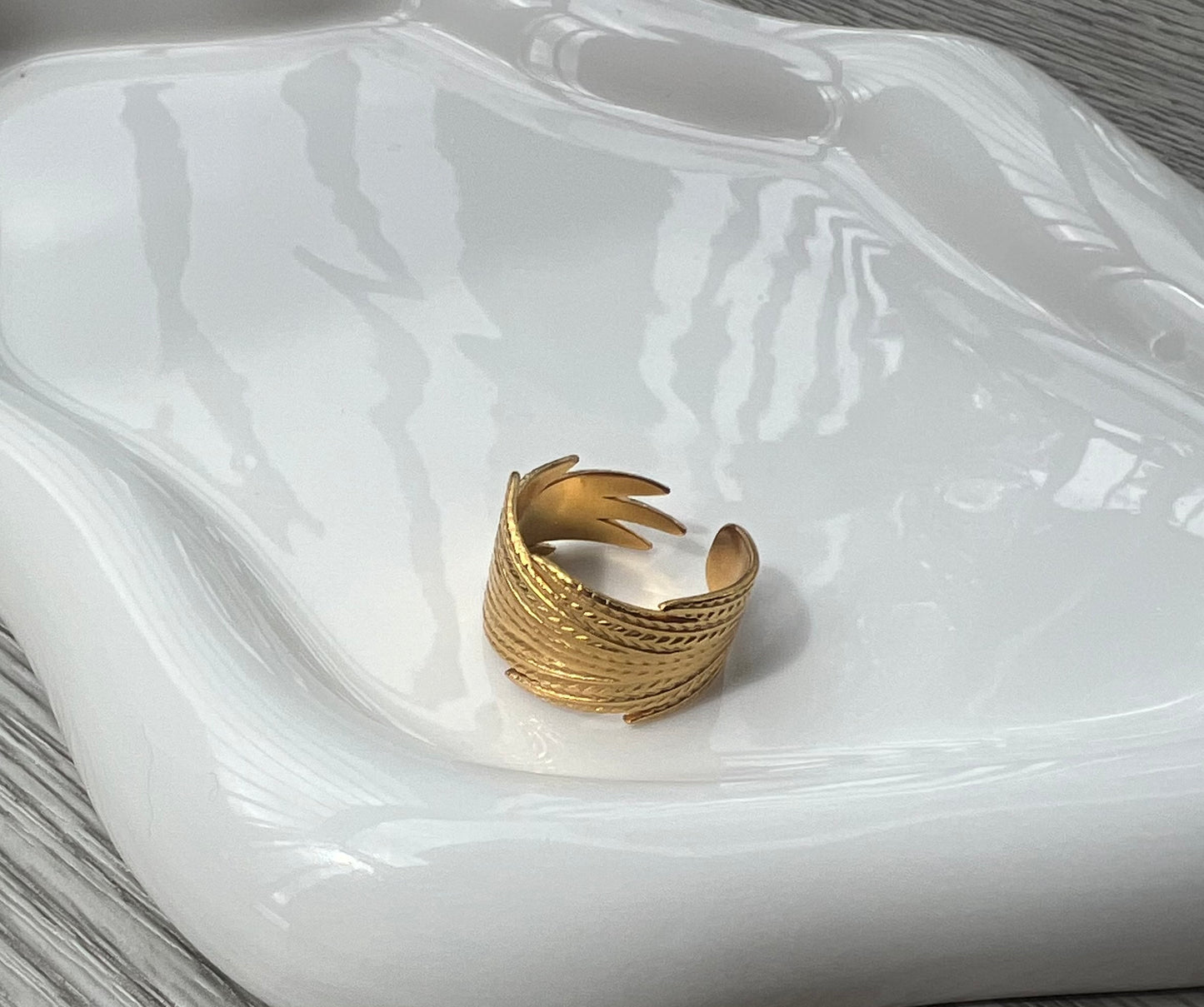 Wheat Leaf Cuff Ring - 18k gold plated