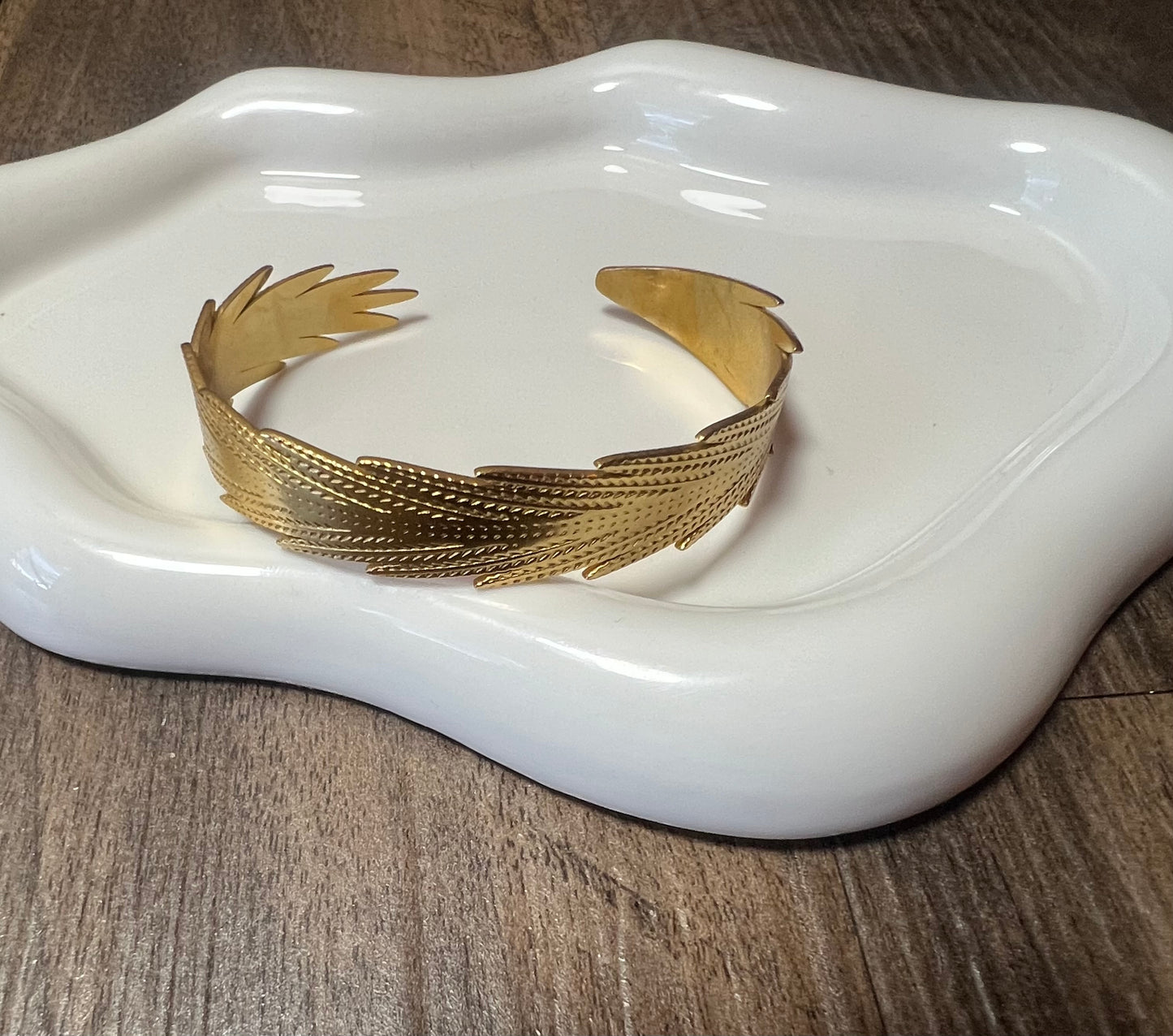 Wheat Leaf Open Cuff Bracelet - 18k gold plated