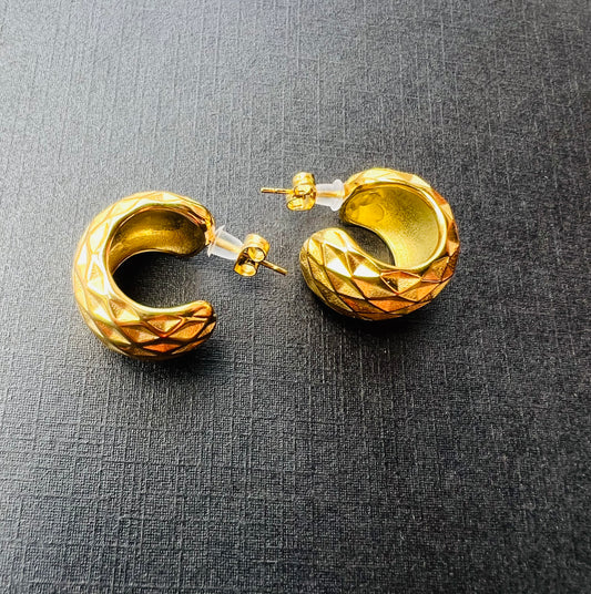 Chunky Textured Gold Hoop Earrings – Bold Geometric Shine
