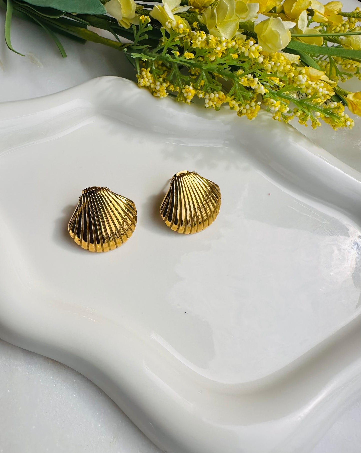 Golden Seashell Statement Earrings – Vintage Ocean Glam